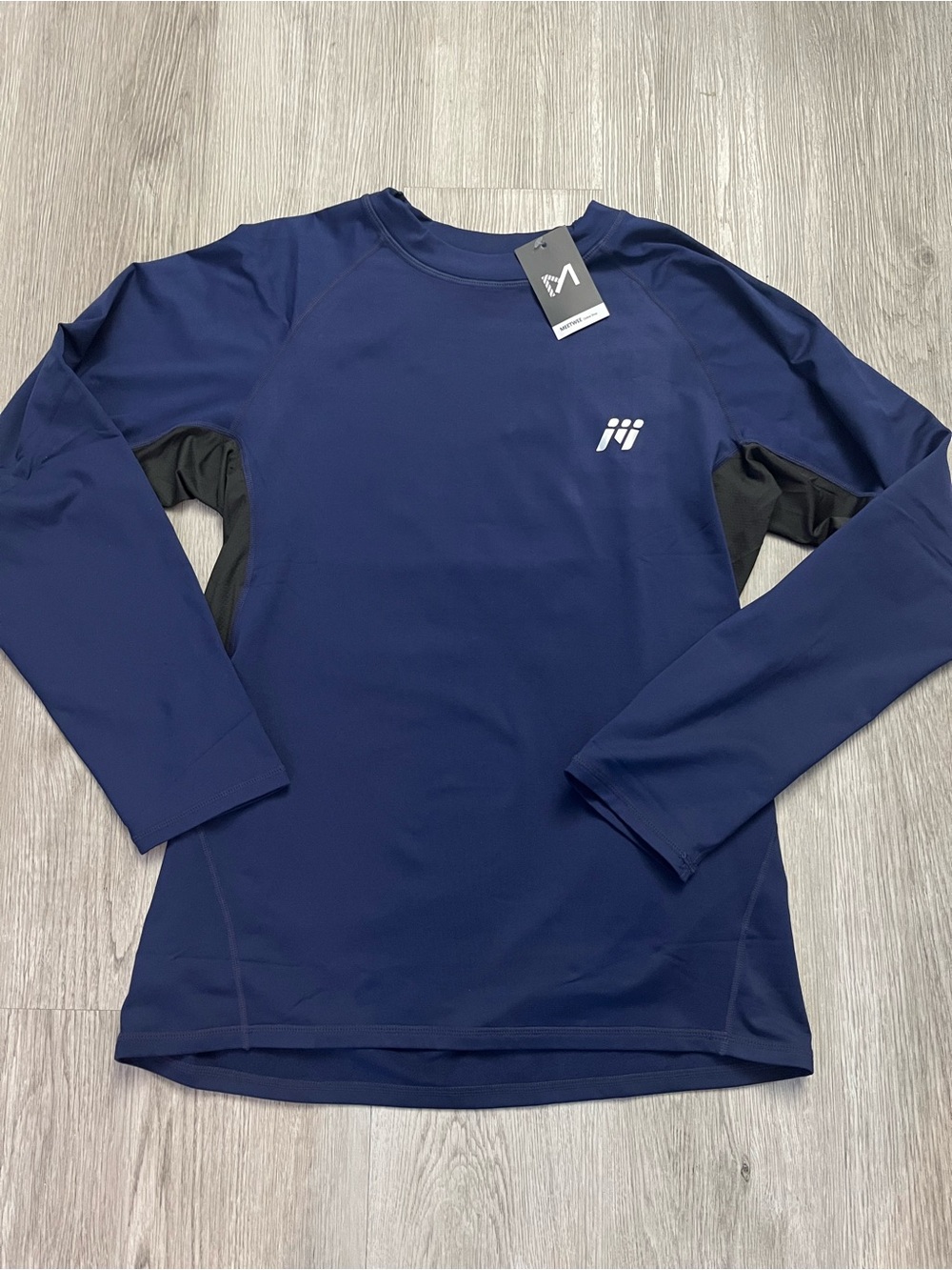 004–NWT Men's Navy Long-Sleeve Rash Guard with Black Panels